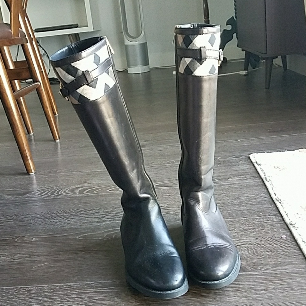 SOLD Authentic Burberry Leather Boots 37.5